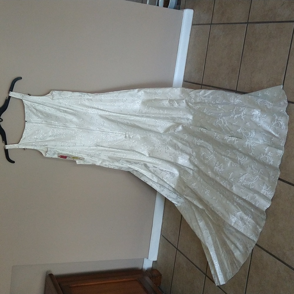 Brand New Formal Sz 8